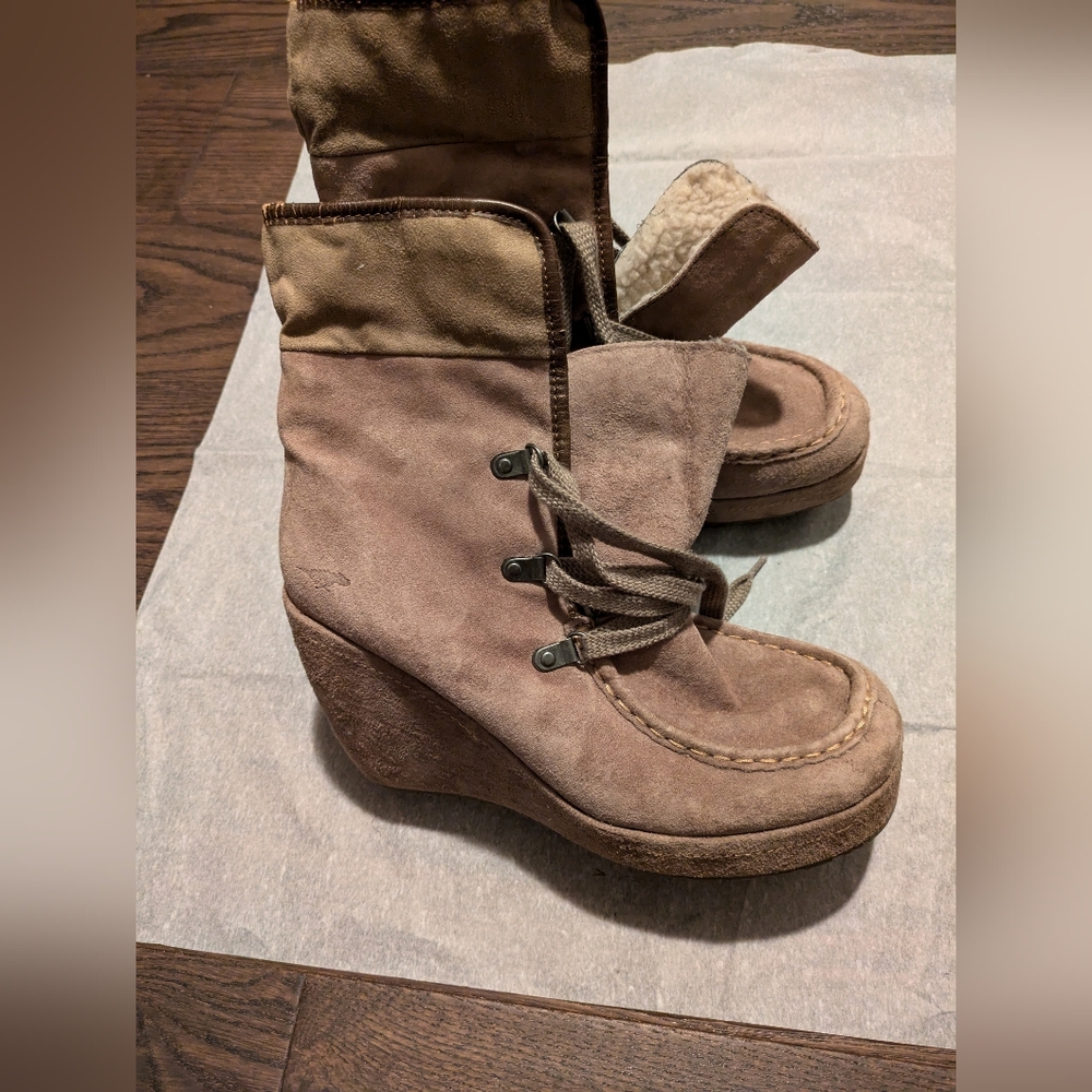 Blowfish Brown Suede Wedge Boots With Faux Sherpa Lining. US 10